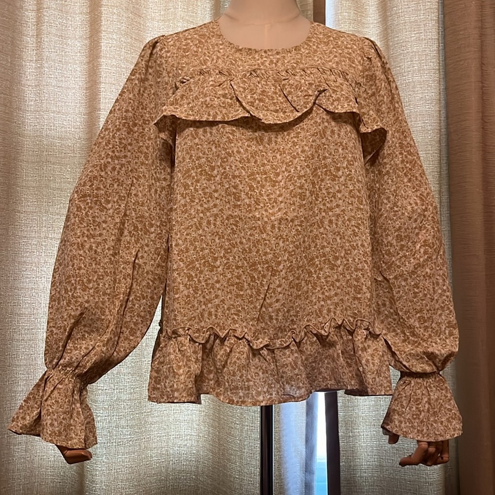 Very J Ruffle Floral Cream Tan Long Sleeve Blouse Womens Large NWT